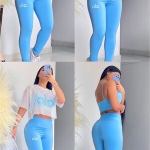 ALO Yoga Blue High-Waisted Leggings with Stretchy Fit